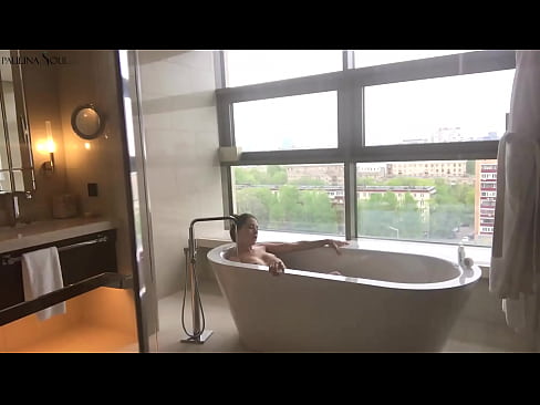 ❤️ Riesiges Babe wichst leidenschaftlich ihre Muschi im Badezimmer ❤️ Porno bei uns